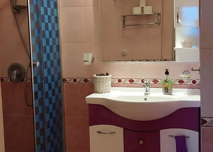 Tinka 2 In * Durrës